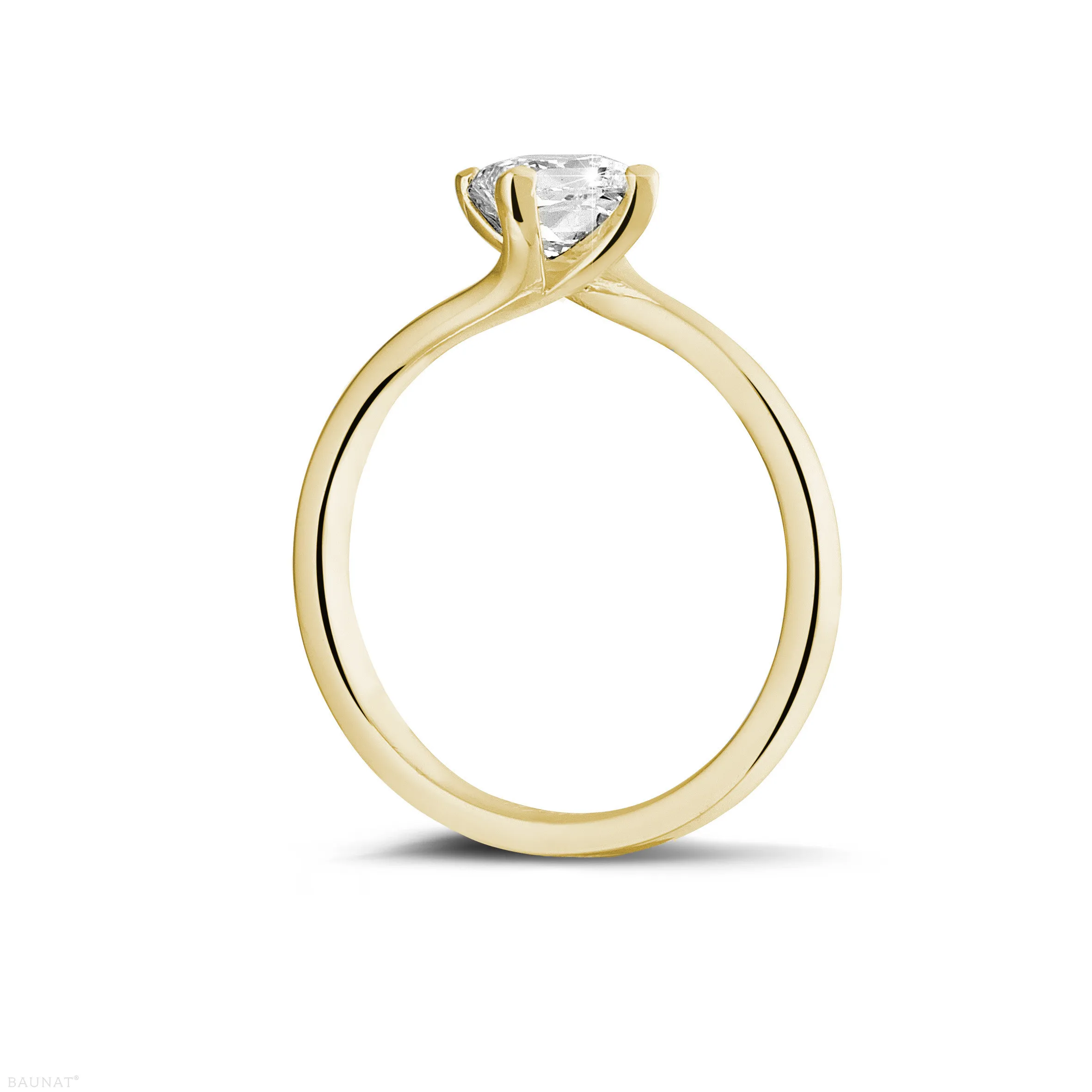 0.70 quilates anillo solitario en oro amarillo con diamante talla princesa 