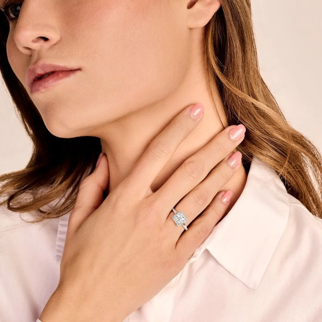 0.70 quilates halo anillo solitario diamante princesa en oro amarillo con diamantes redondos 