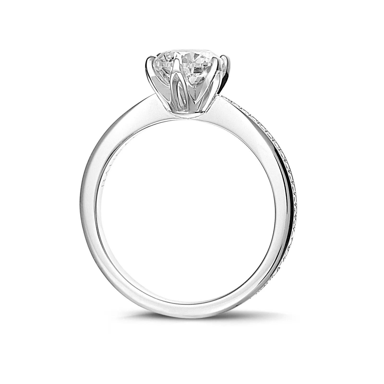0.90 quilates anillo solitario en oro blanco con diamantes en los lados 