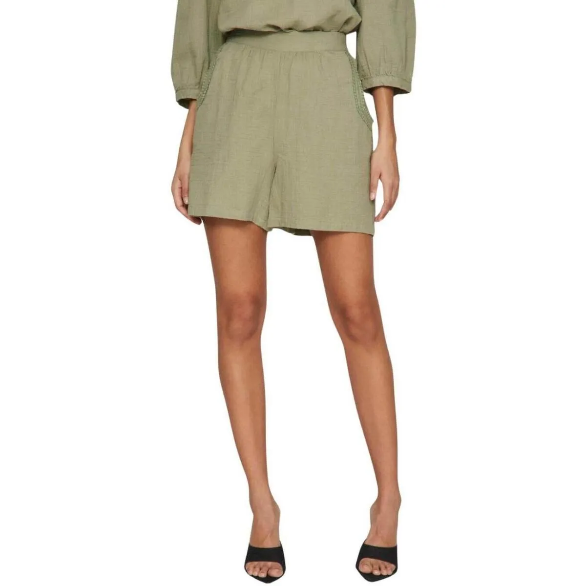 14095862OIL GREEN