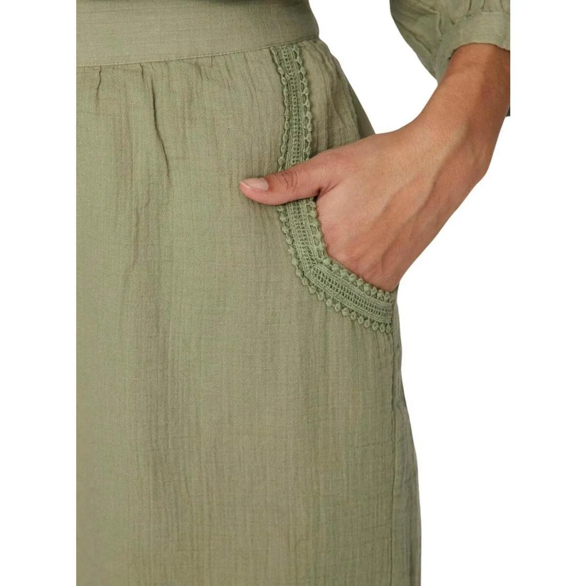 14095862OIL GREEN