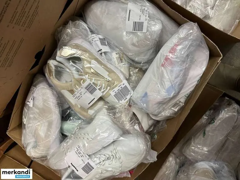 4 € por par en un conjunto de zapatos con una variedad de modelos y tallas, zapatos de mujer, zapatos de hombre, incluida la caj