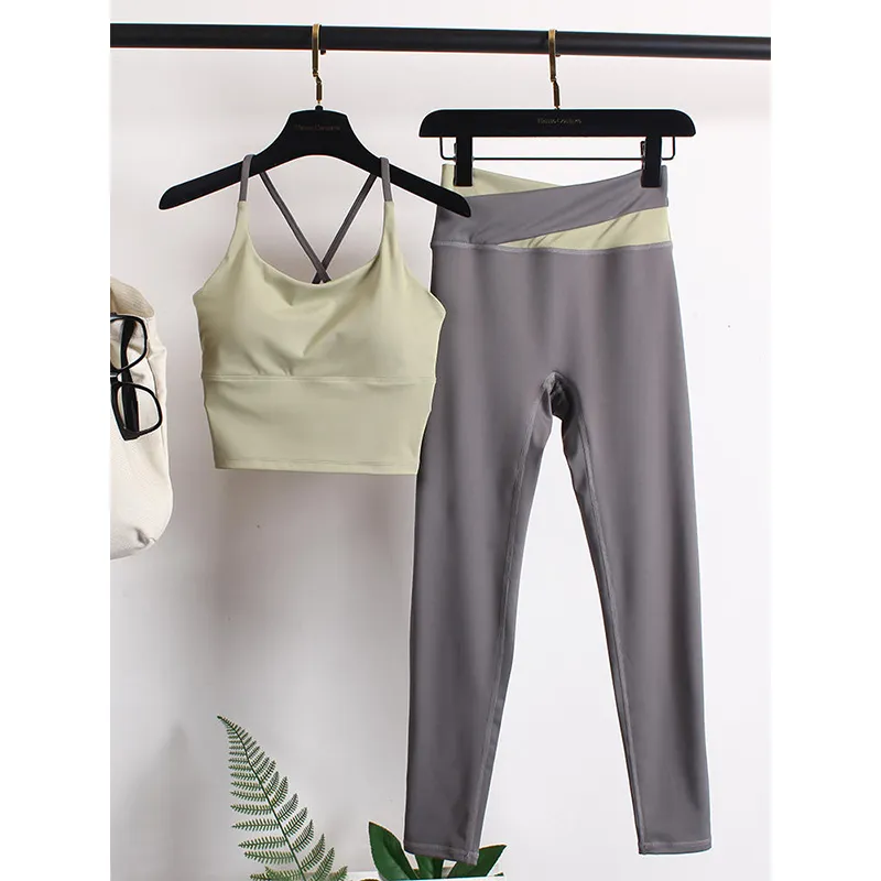 A002 Conjunto de ropa de yoga Sports Sports Bra gimnasio con pantalones de yoga
