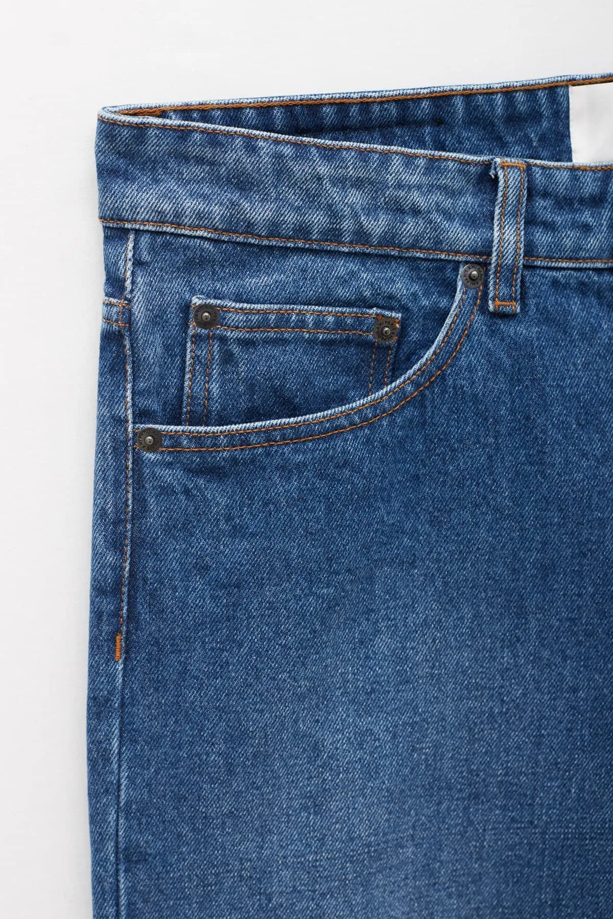 AMI USED BLUE CLASSIC FIT JEANS