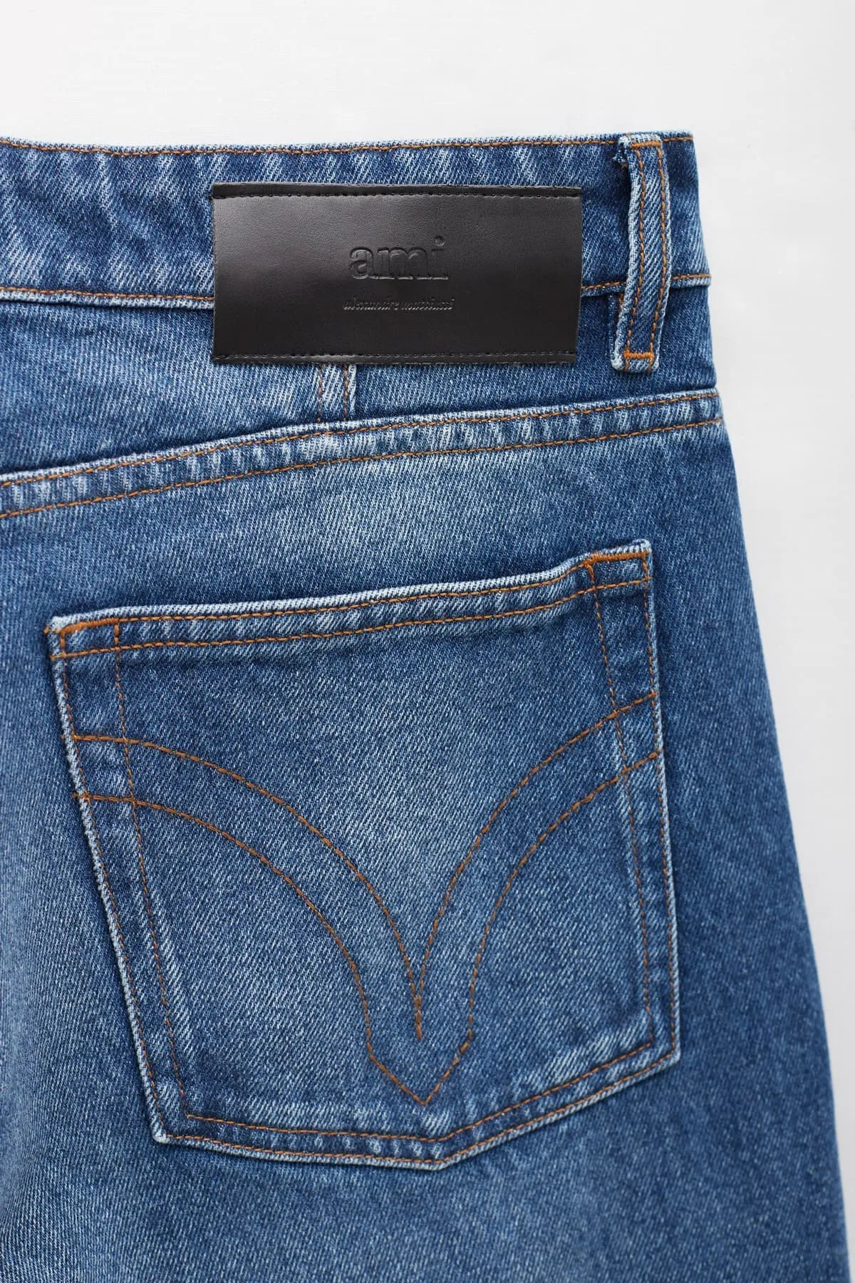 AMI USED BLUE CLASSIC FIT JEANS