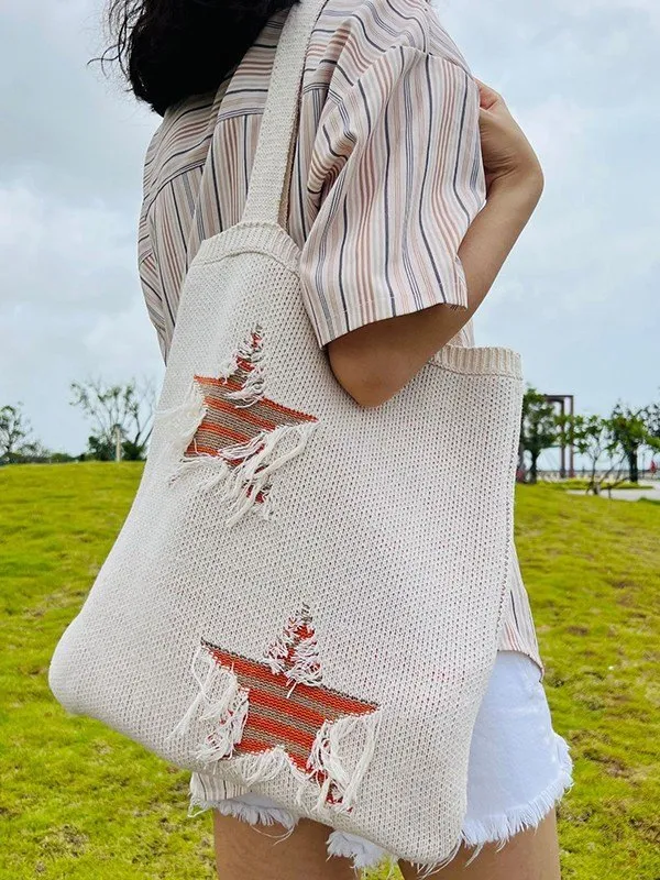 Bolso de hombro de punto de croché con estrella a rayas desgastadas