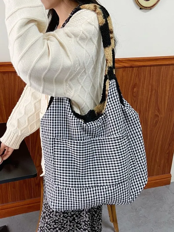 Bolso de hombro reversible Fuzzy Teddy Bear
