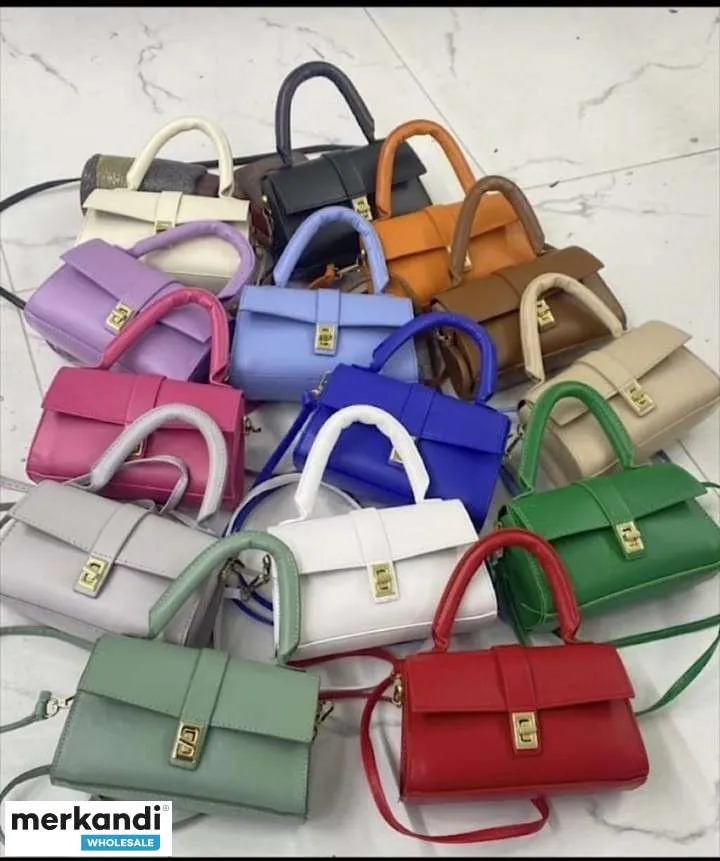 Bolsos de mujer al por mayor con una amplia gama de colores y modelos.