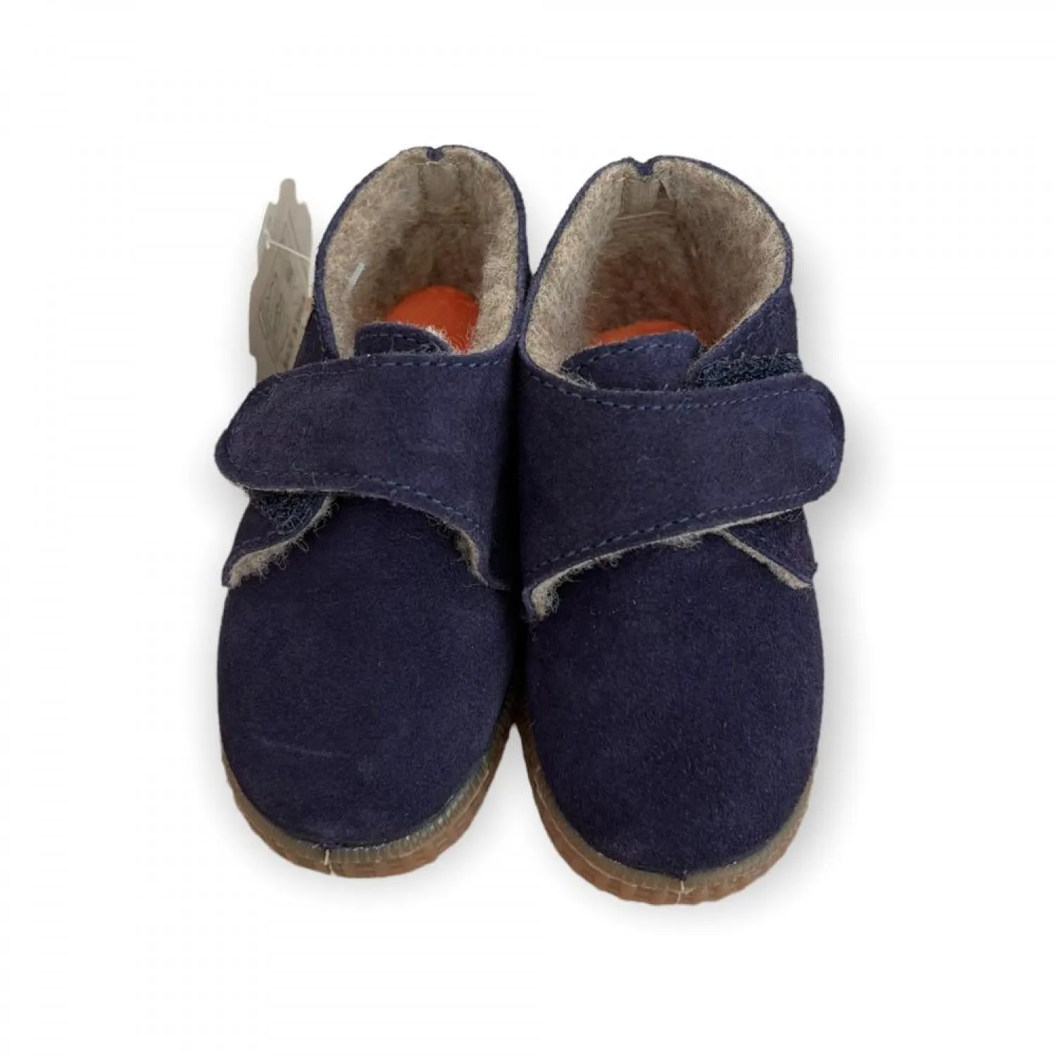 Bota unisex con cierre de velcro. Ante con interior polar