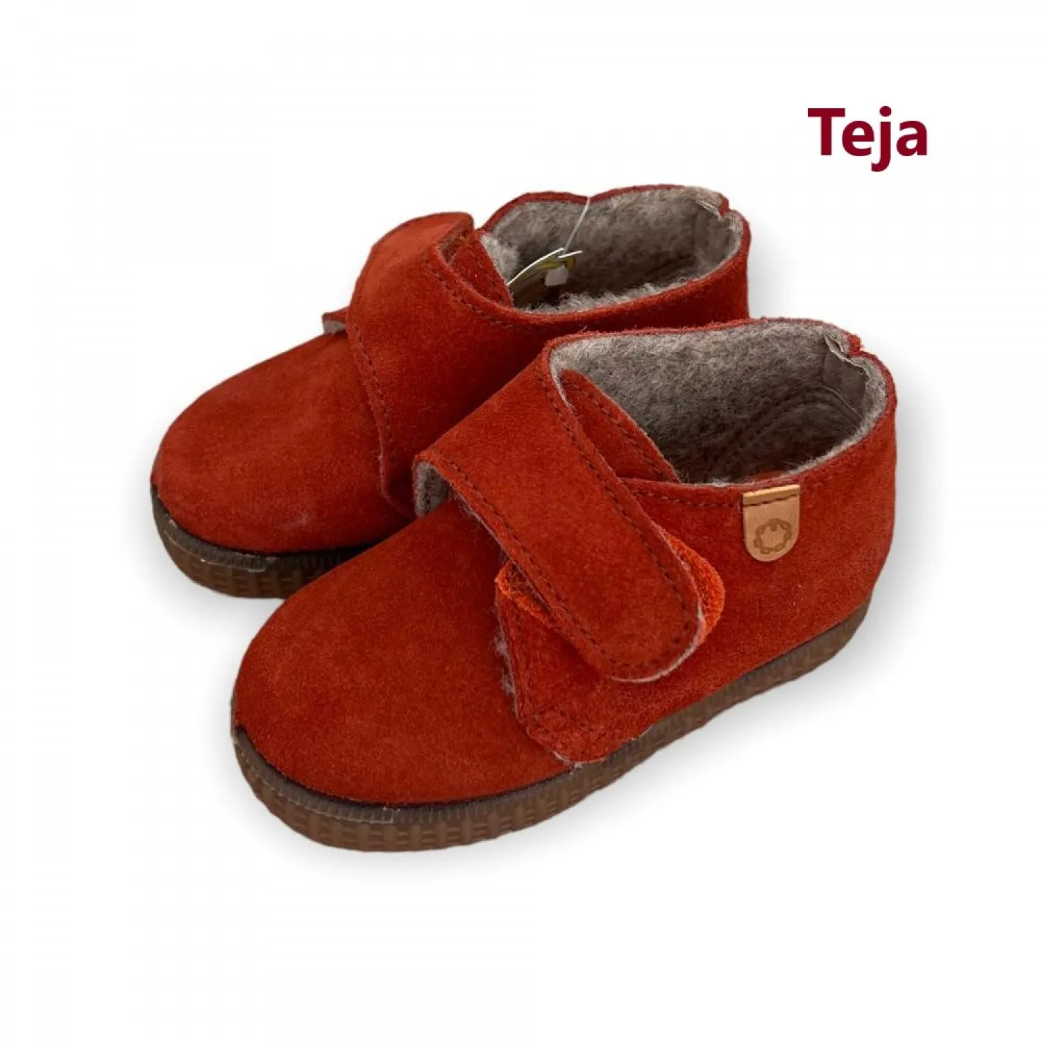 Bota unisex con cierre de velcro. Ante con interior polar
