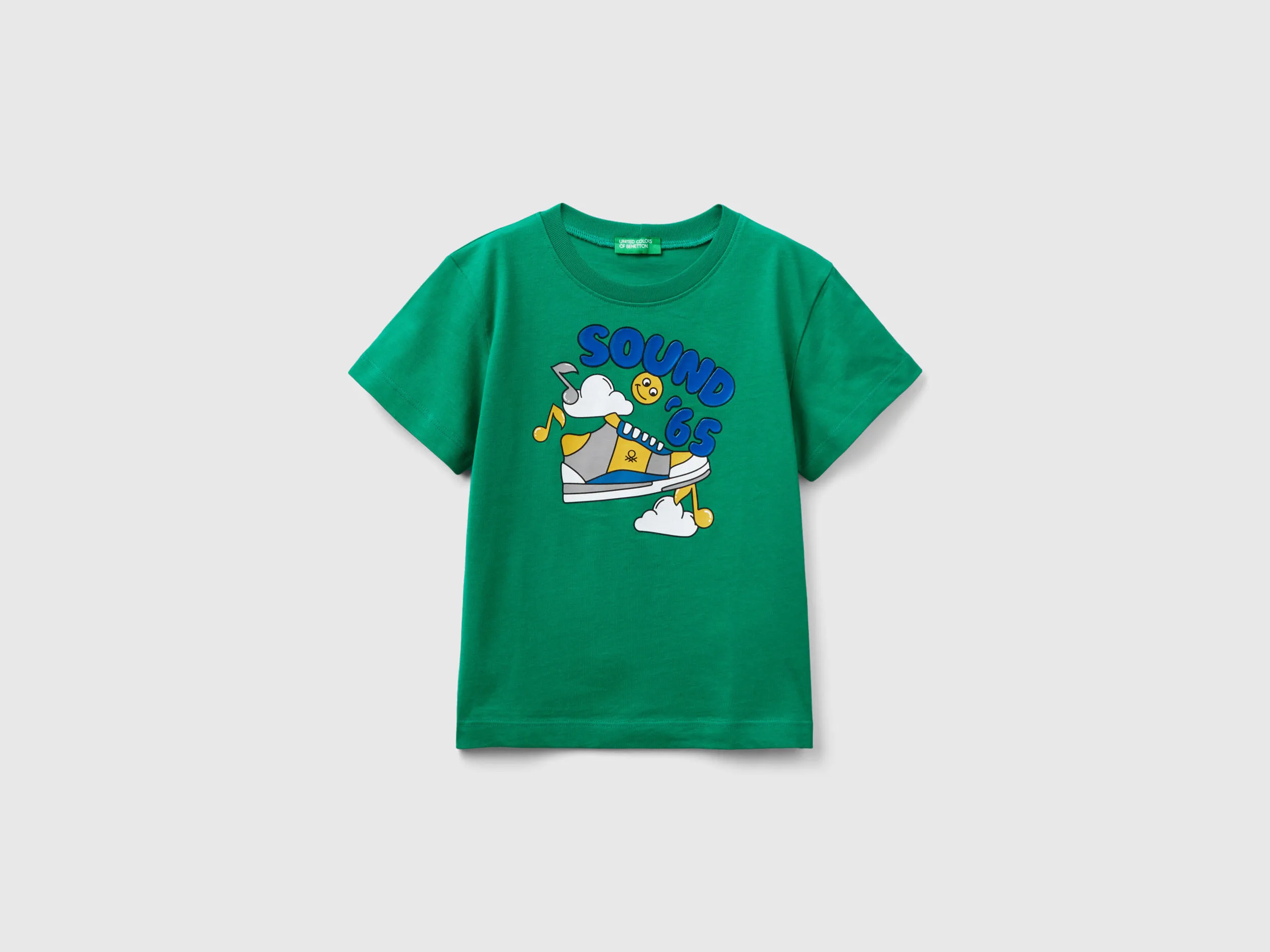 Camiseta con estampado en relieve