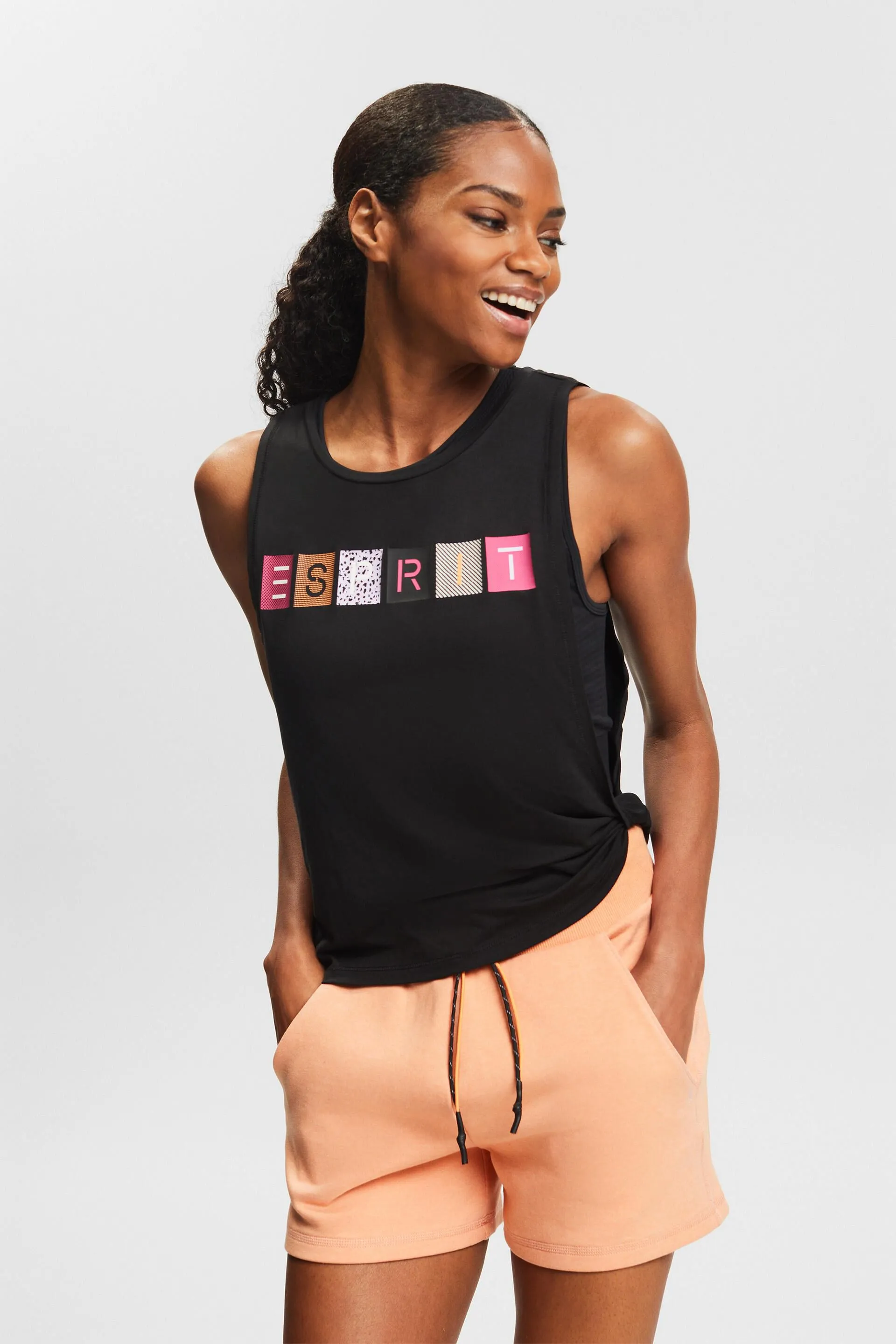 Camiseta de gimnasio con logotipo