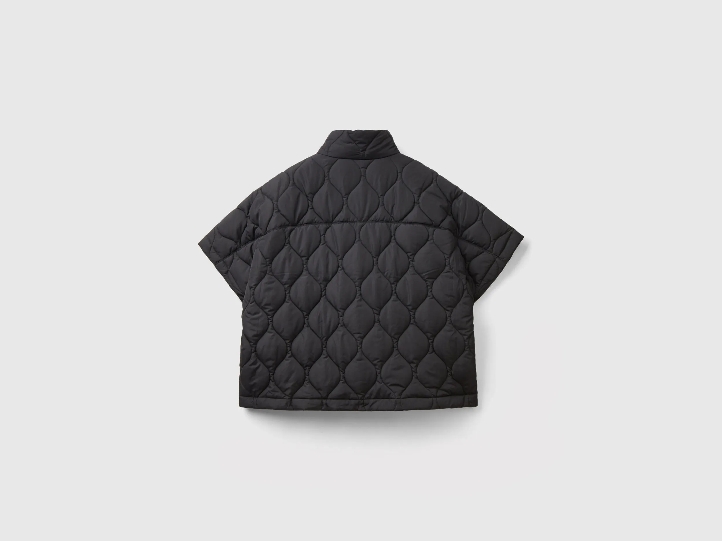 Capa acolchada con relleno ligero