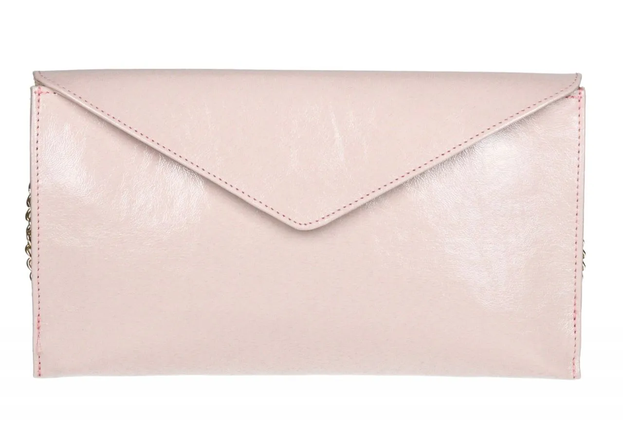 Cartera Mano Charol Nude Tapa Pico Cadena Eslabones Oro
