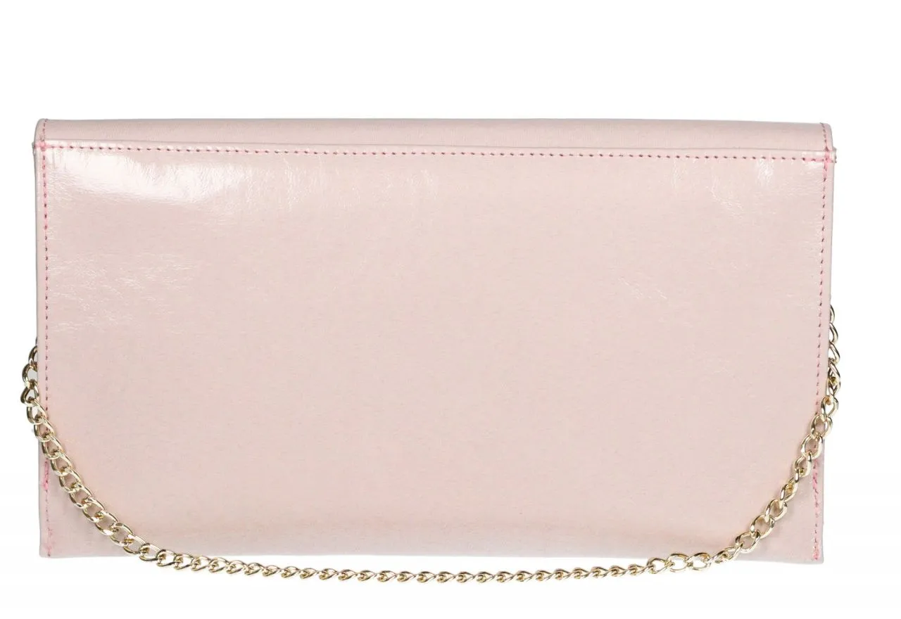 Cartera Mano Charol Nude Tapa Pico Cadena Eslabones Oro