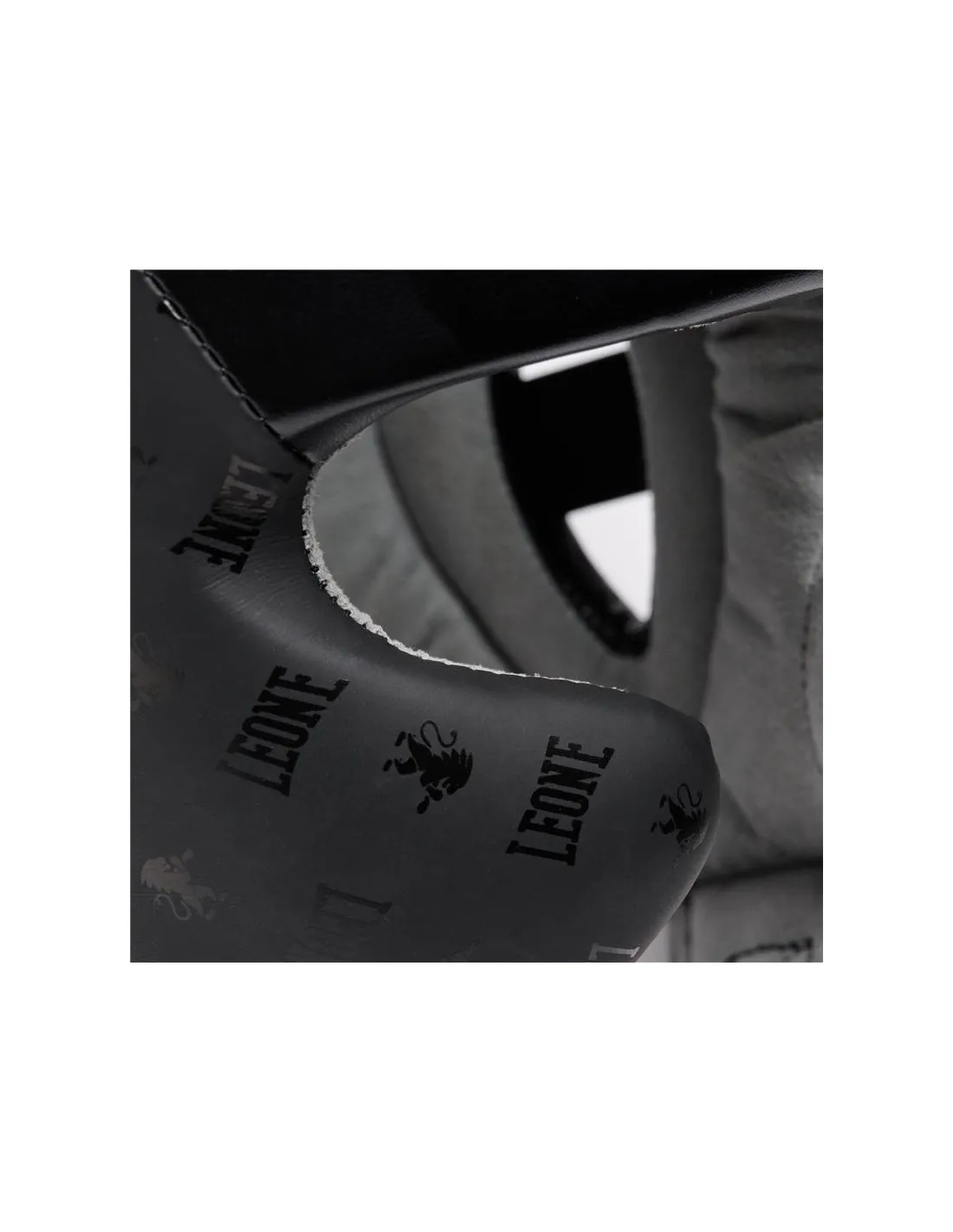 Casco de Boxeo Leone Protector Con Pomulo Dna Negro