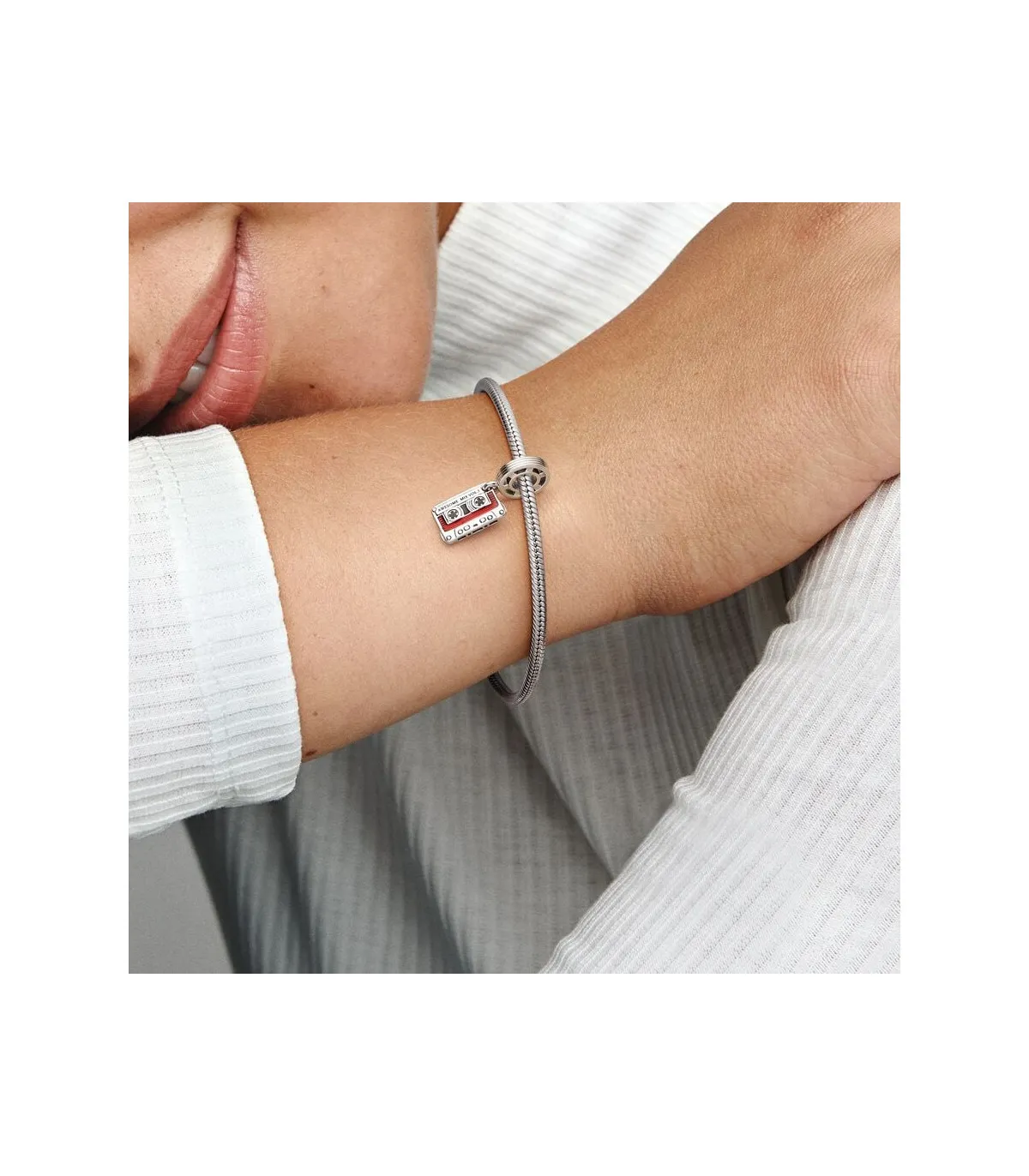 CHARM COLGANTE PANDORA CINTA DE CASSETTE GUARDIANES DE LA GALAXIA DE MARVEL  792564C01
