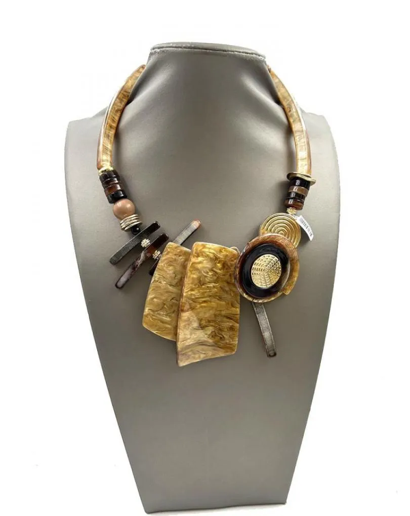 COLLARES ORIGINALES CON DISEÑO MODERNO TONO CAREY Y NEGRO