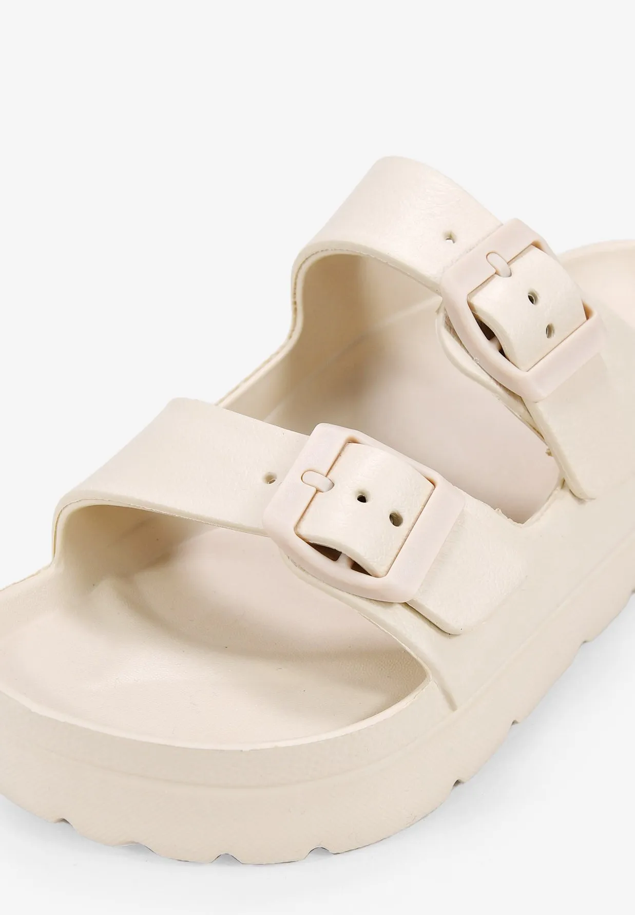 CON PLATAFORMA  CHANCLAS DE BAñO