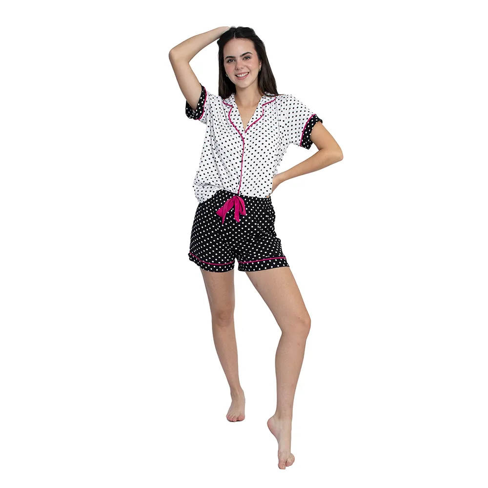 Conjunto de dormir de lunares blusa manga corta y short