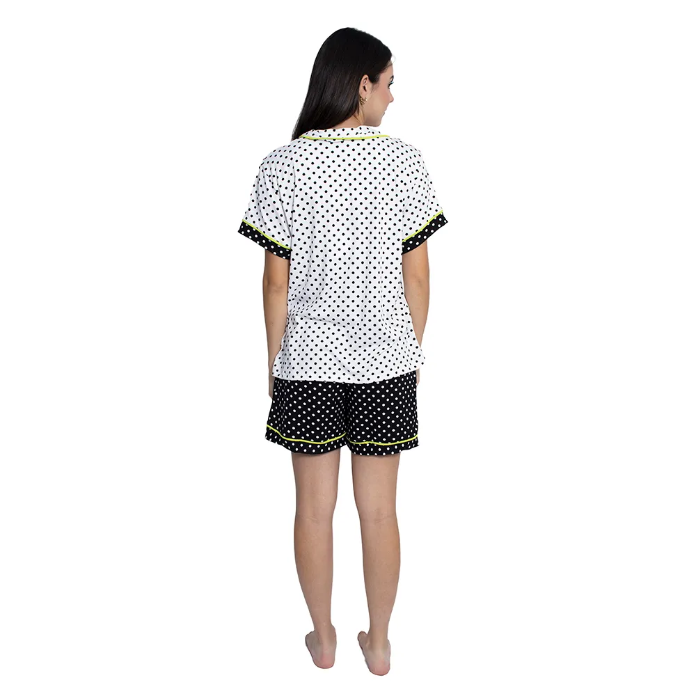 Conjunto de dormir de lunares blusa manga corta y short