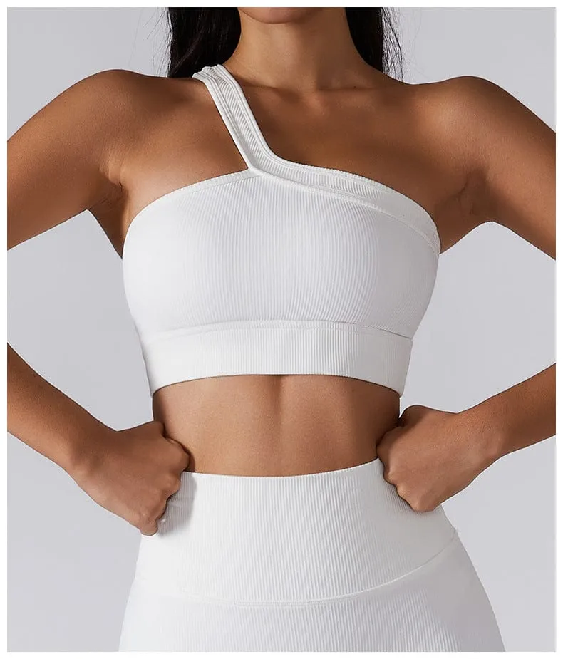 Conjunto deportivo con top de un sólo hombro