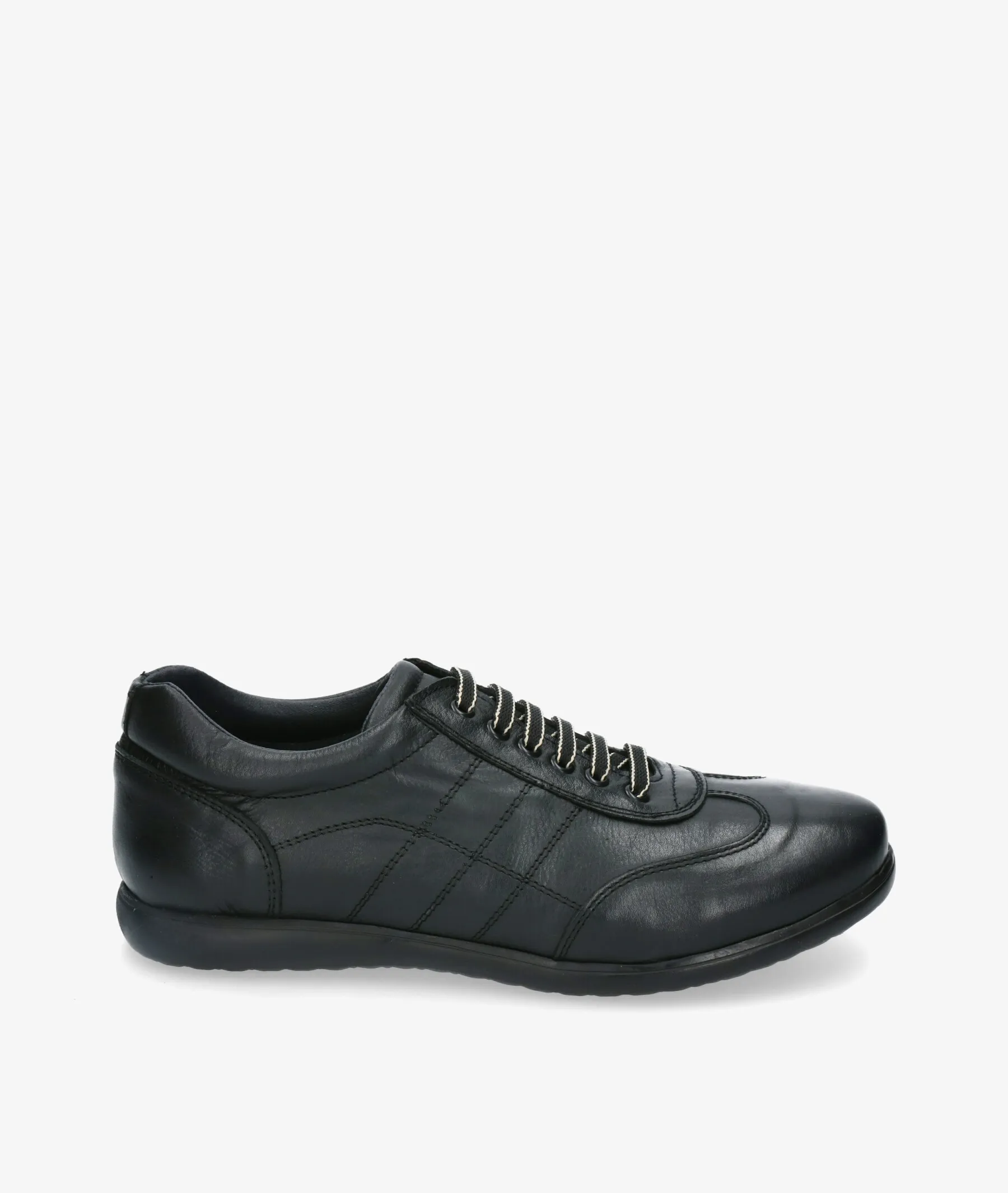 Deportivos Traveris  24102 en negro