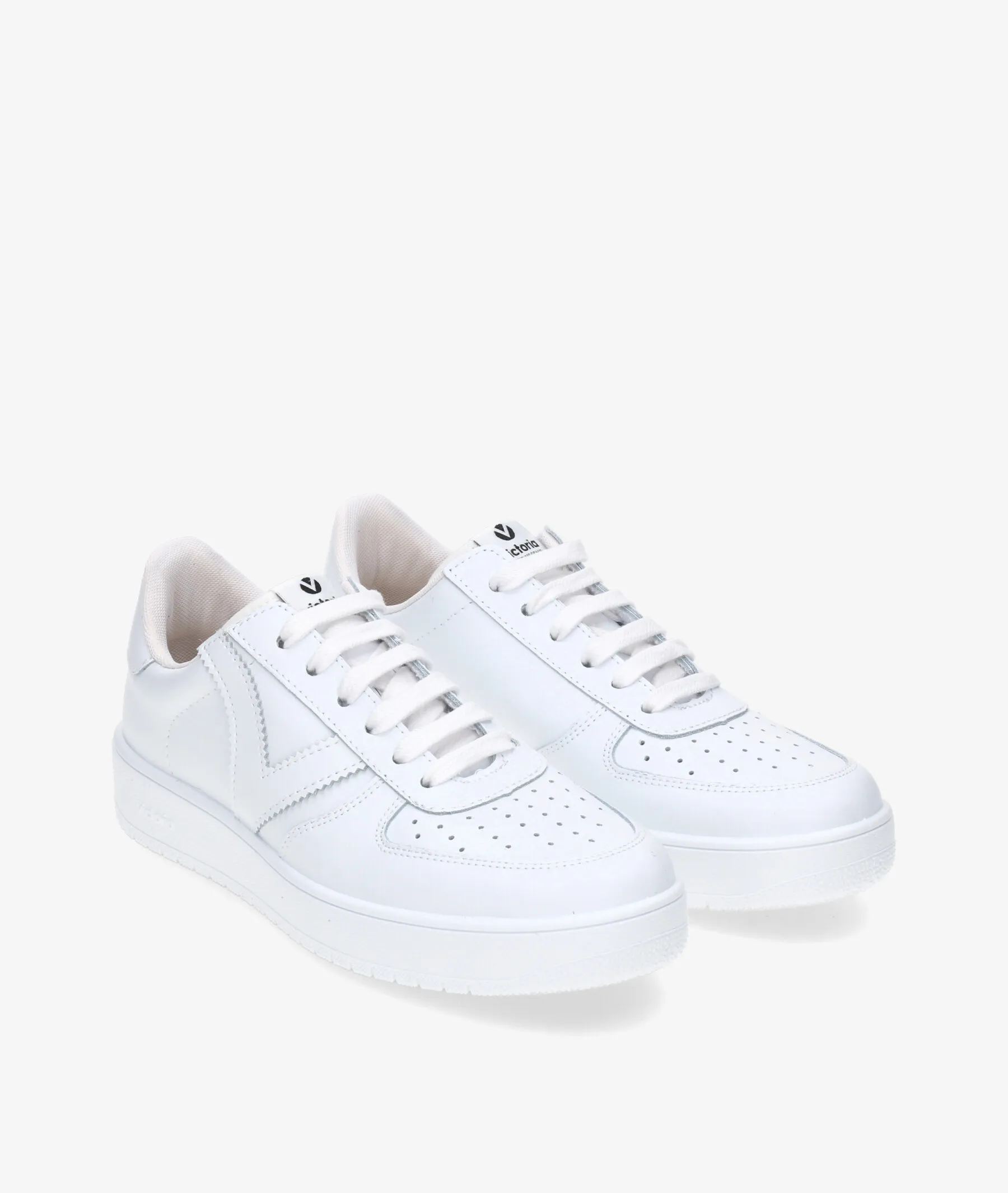 Deportivos Victoria  1258245 en blanco