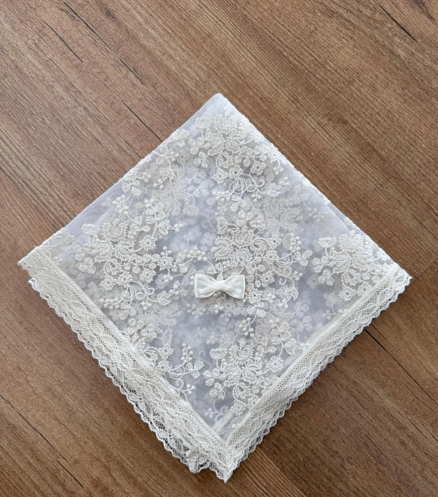 Embroidered tulle handkerchief for baptism and arras