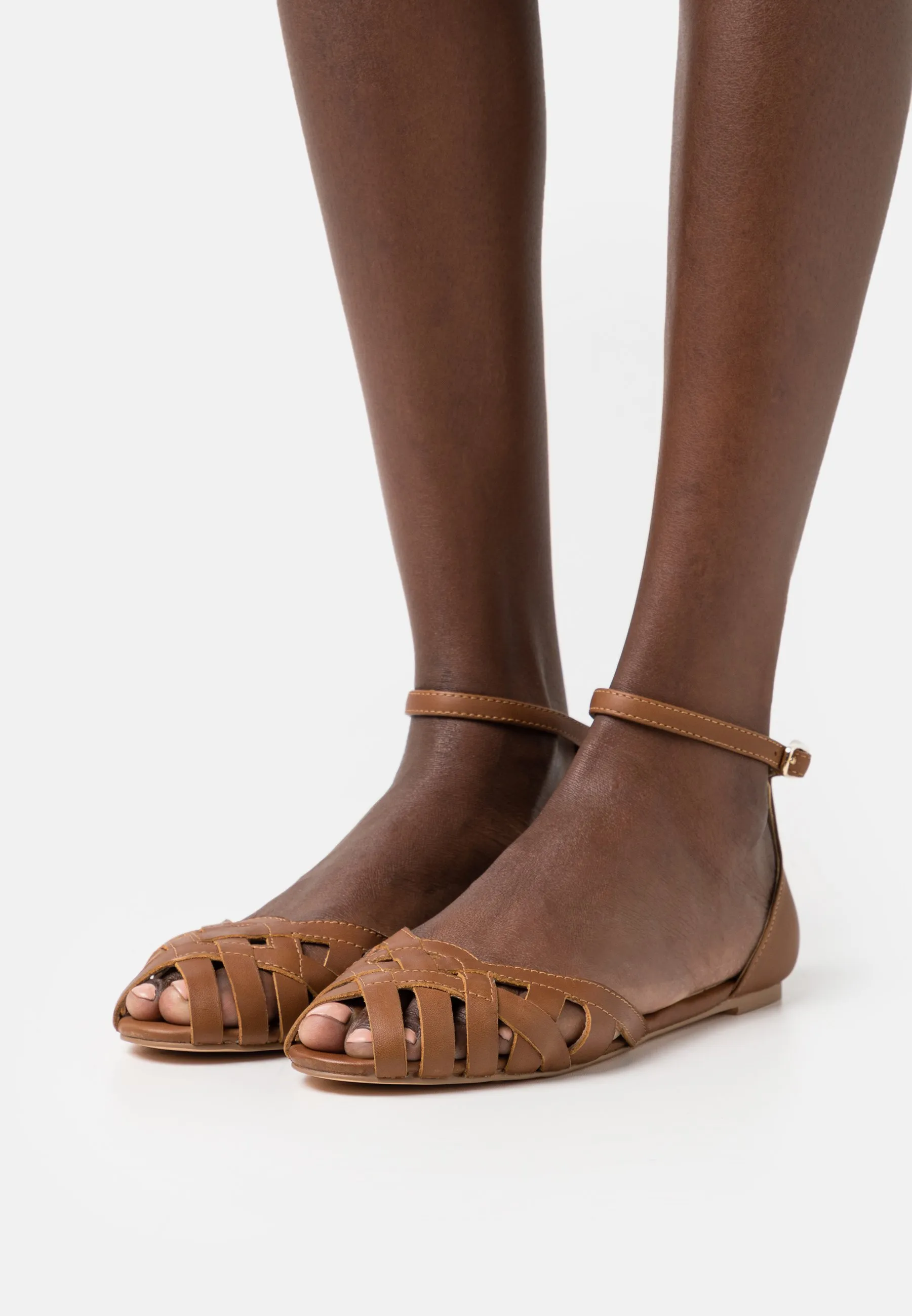 LEATHER   BAILARINAS CON HEBILLA