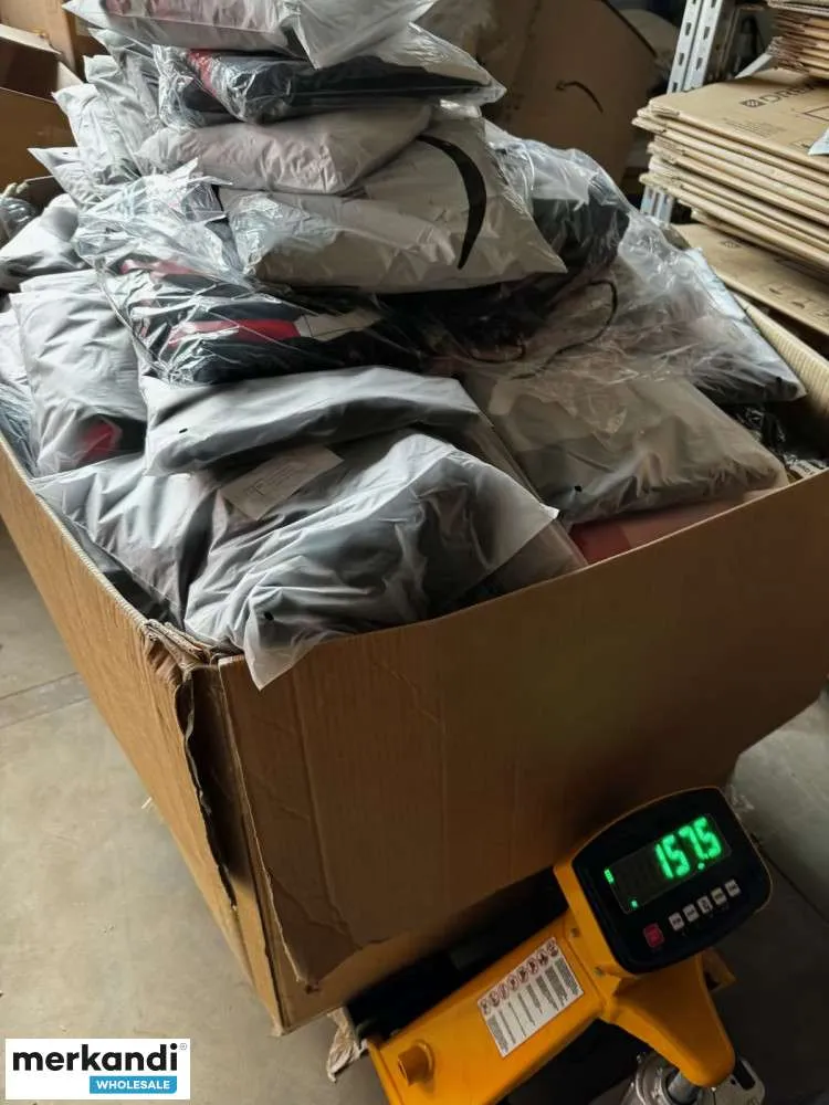 MEZCLA DE PALETA EXCESO DE ROPA DE AMAZON MEZCLA UNA ESPECIFICACIÓN PARA CADA PALETA F00413