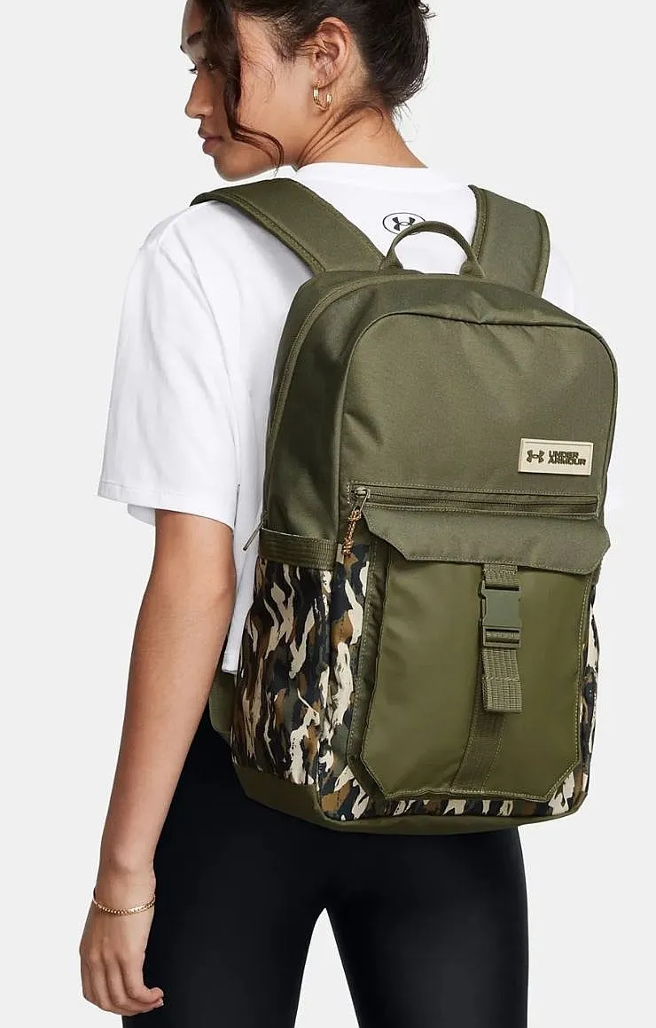 MOCHILA UNDER ARMOUR TRIUMPH CAMPUS  MARINE OD GREEN/DESERT SAND 