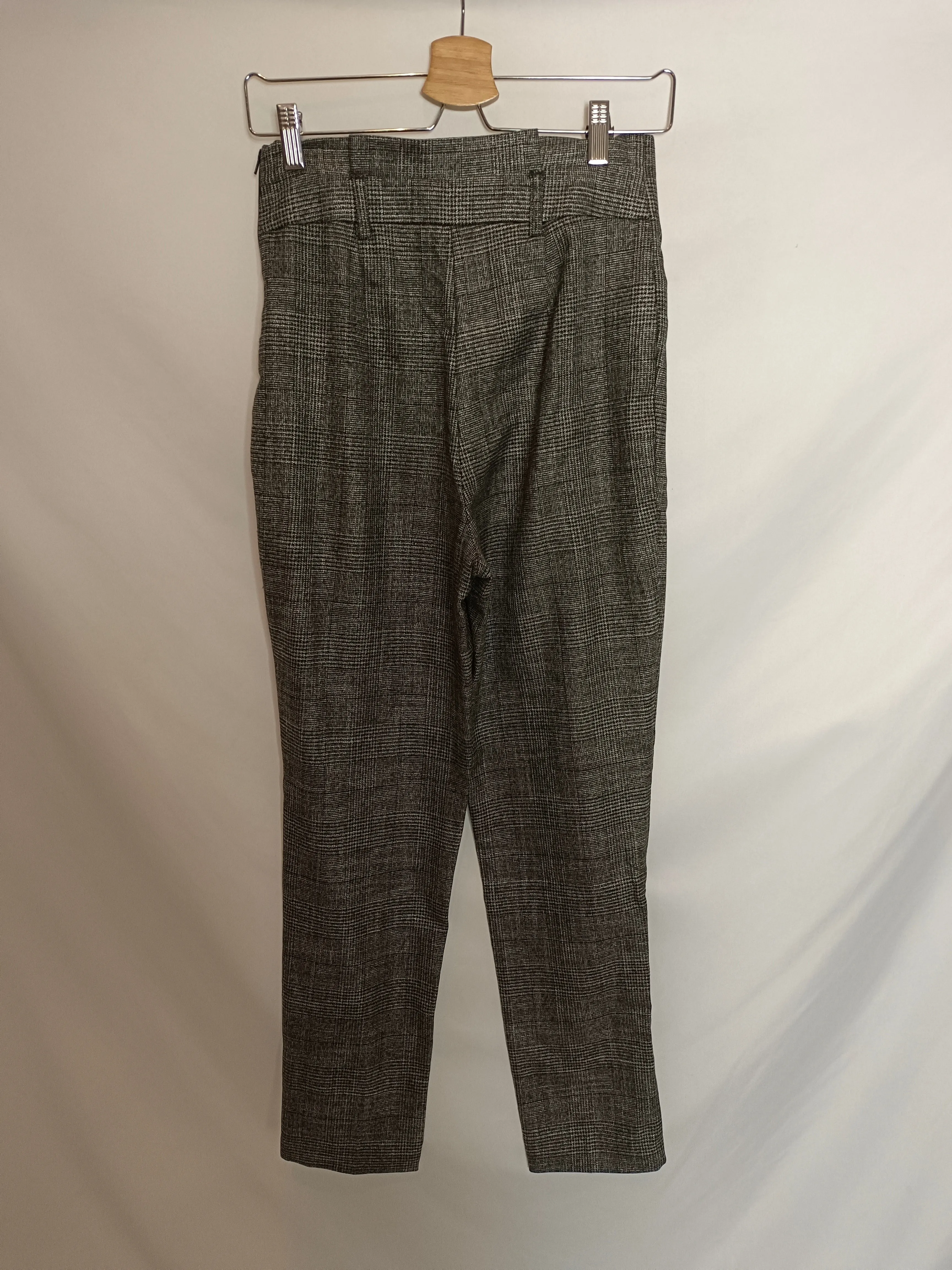 NAFNAF. Pantalón cuadros gris T.34