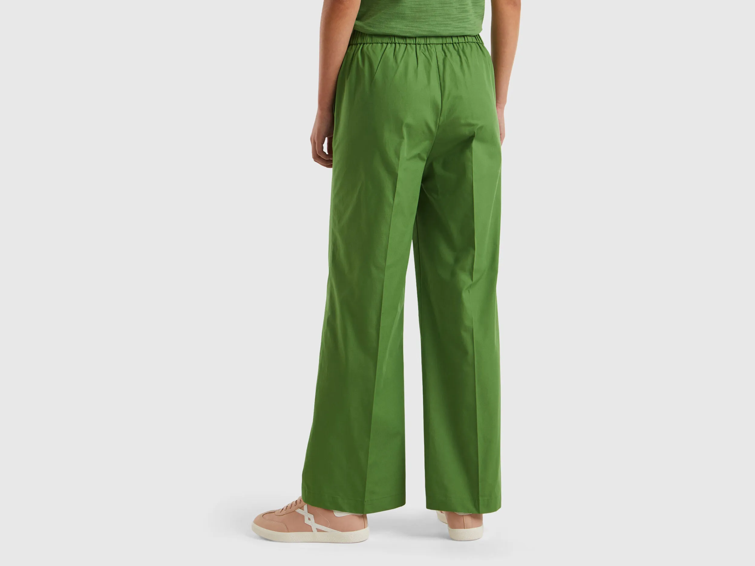 Pantalón con elástico en la cintura