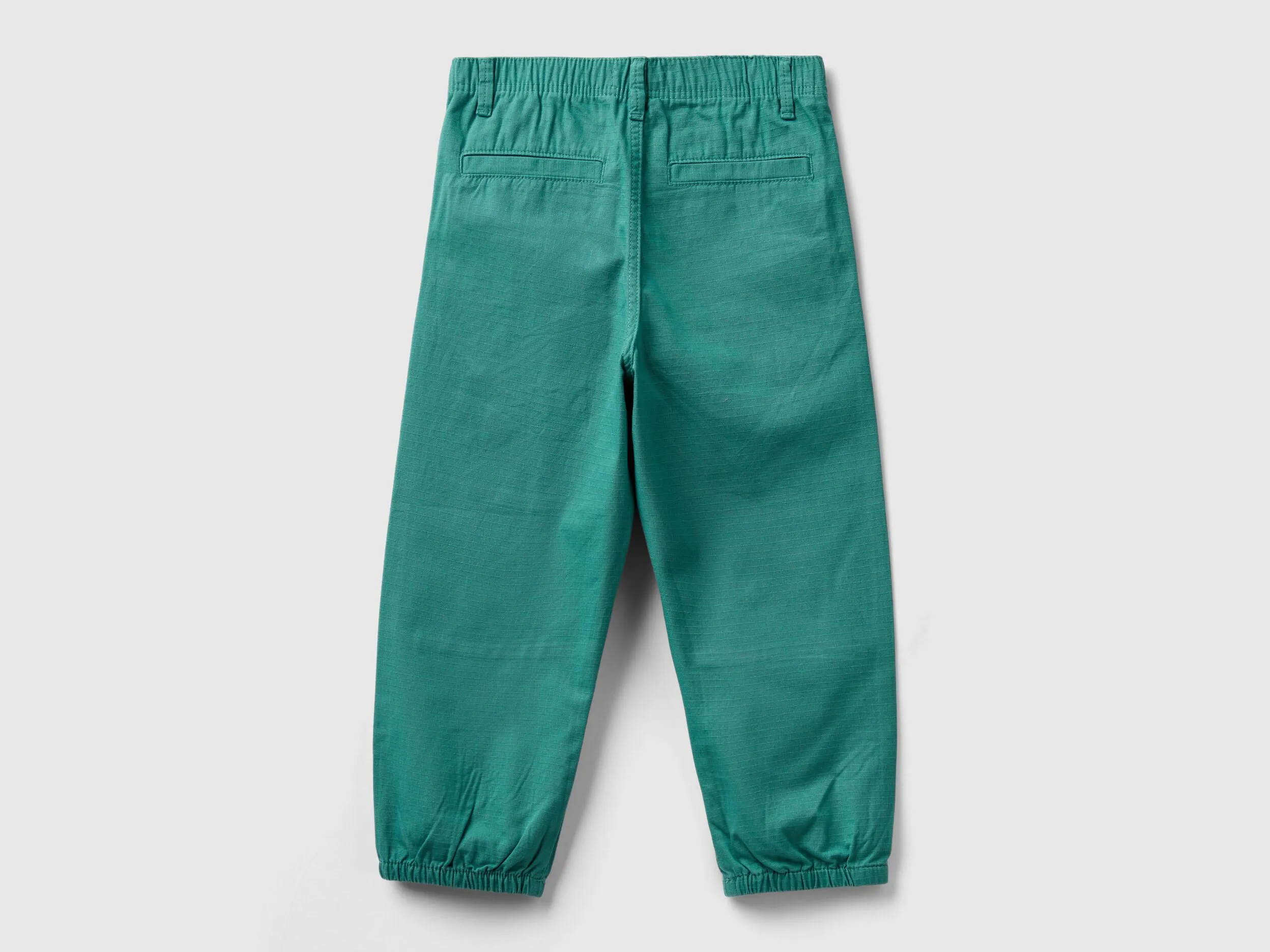 Pantalón de 100 % algodón con costuras