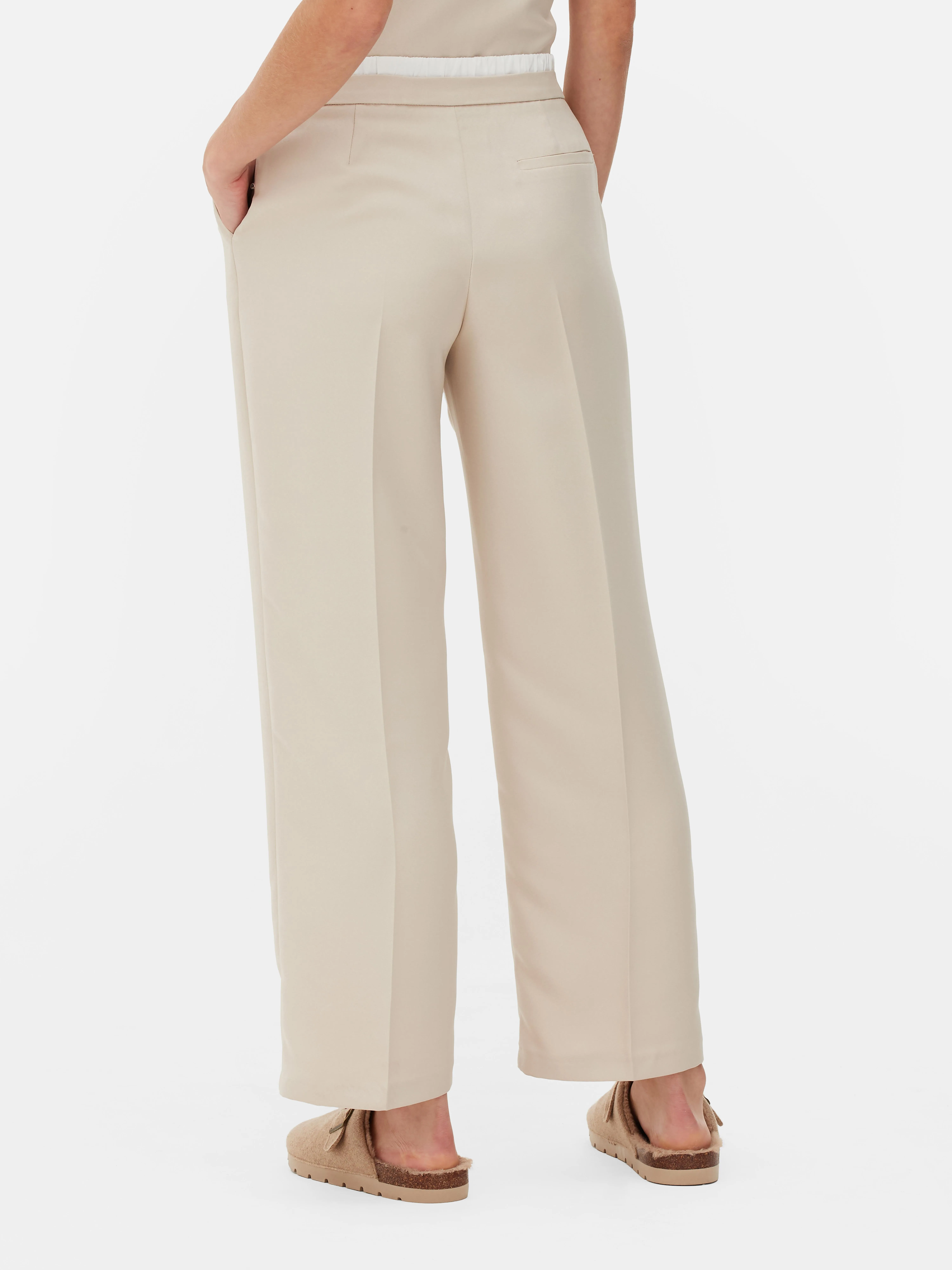 Pantalones rectos con cordón de ajuste