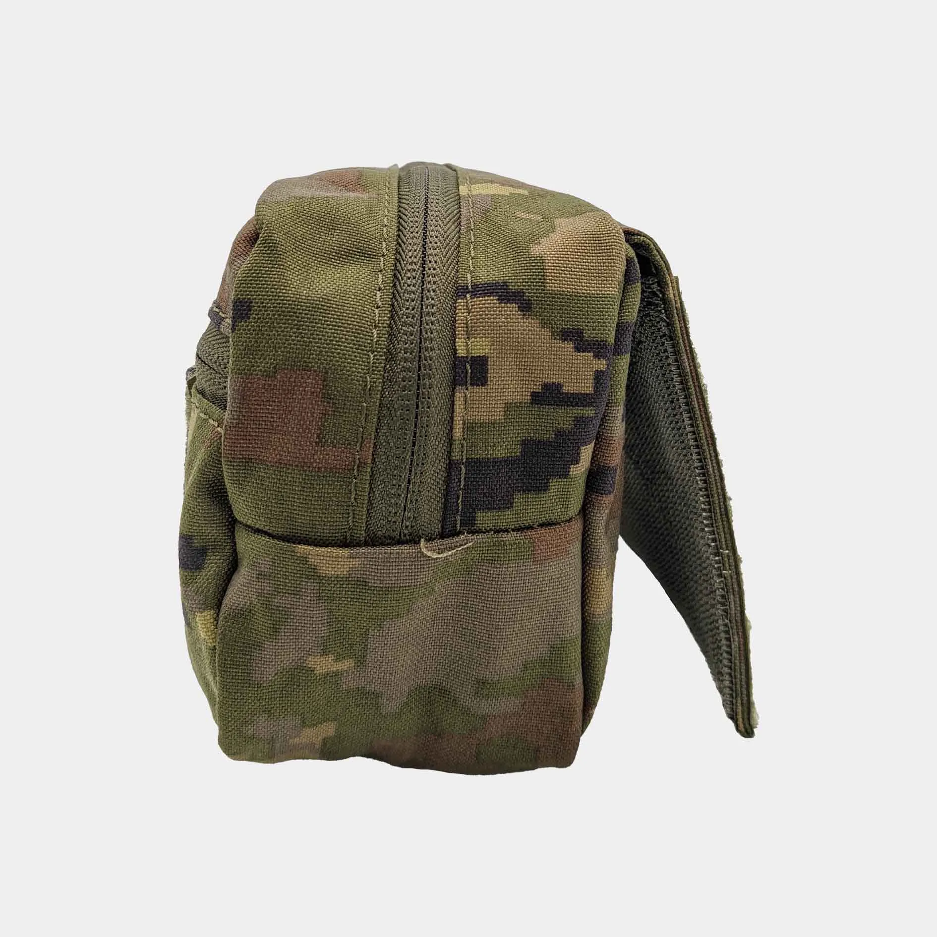 RIONERA DROP DOWN UTILITY POUCH  CONQUER