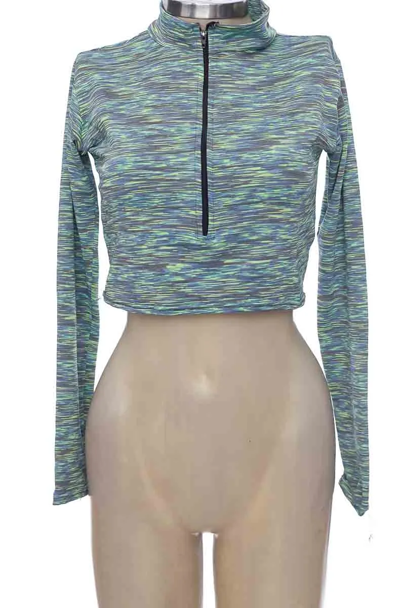 ROPA DEPORTIVA / SALIDA DE BAñO COLOR AZUL  CLOSEANDO