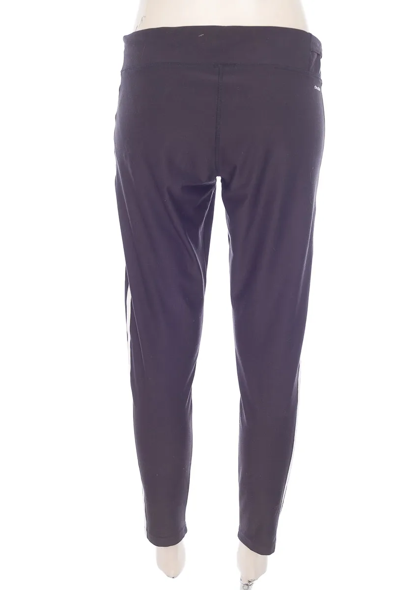 ROPA DEPORTIVA / SALIDA DE BAñO COLOR NEGRO  ADIDAS