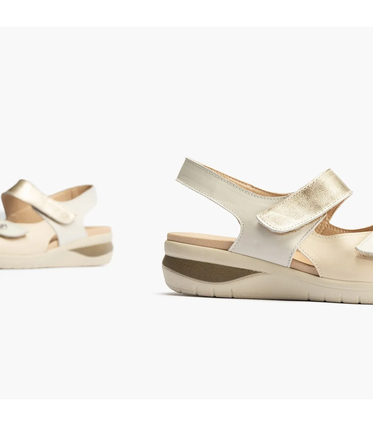 Sandalia de mujer con velcro BLANCO