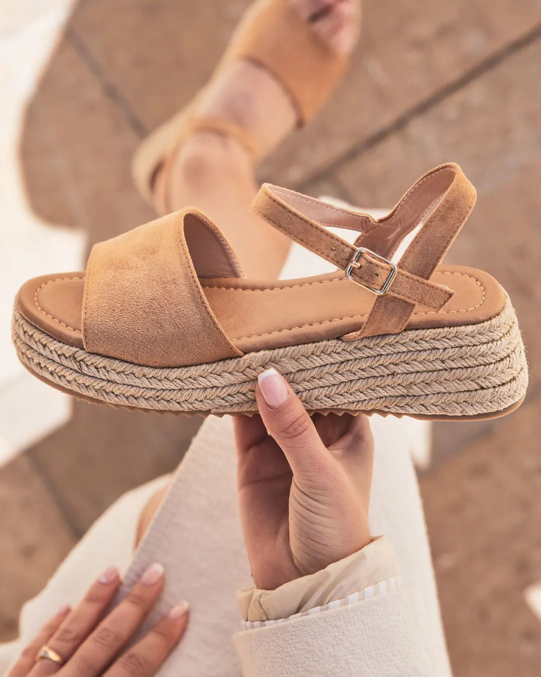 SANDALIA DE PLATAFORMA PARA MUJER EN COLOR CAMEL  ELEONORE