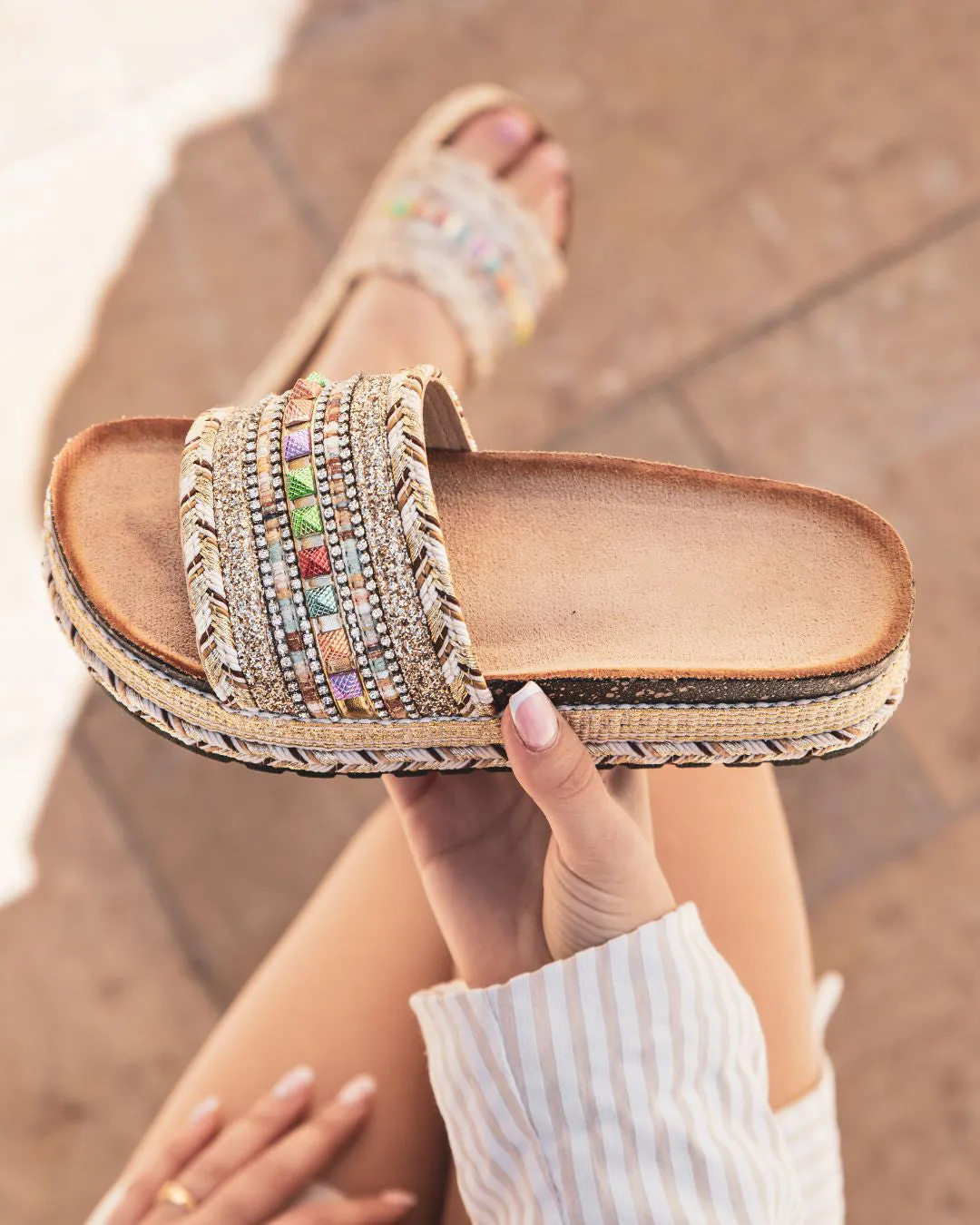 SANDALIAS DE PLATAFORMA DORADAS PARA MUJER  CARMEN