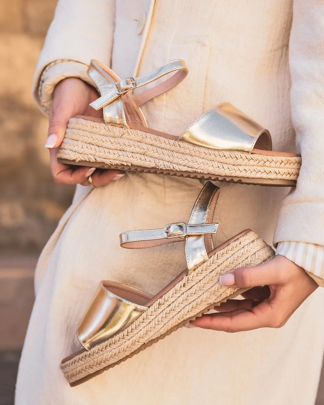 SANDALIAS DE PLATAFORMA DORADAS PARA MUJER  ELEONORE