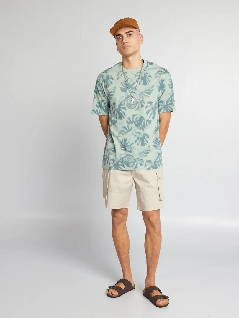 SHORT CHINO CON BOLSILLOS EN LOS LATERALES  GRIS