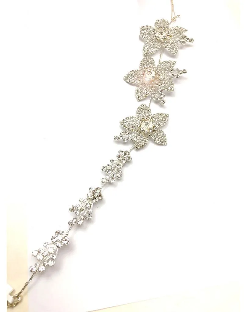 TOCADOS PLATEADOS DE CRISTAL PARA BODAS CON EXQUISITO DISEÑO