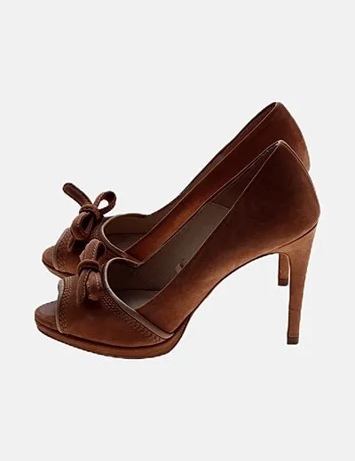 Uterqüe Zapatos de tacón nude con lazo