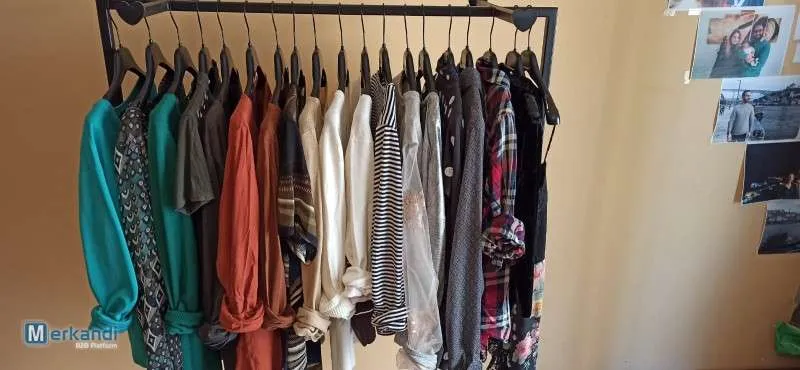 Venta al por mayor de ropa usada a granel Mallorca y Barcelona a partir de 50 kg.