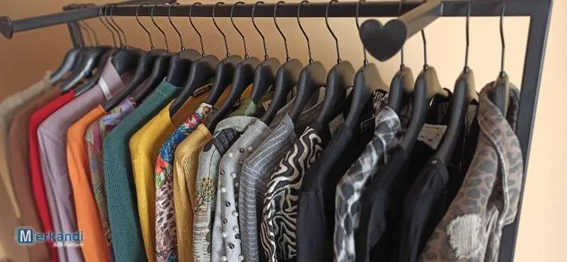 Venta al por mayor de ropa usada a granel Mallorca y Barcelona a partir de 50 kg.