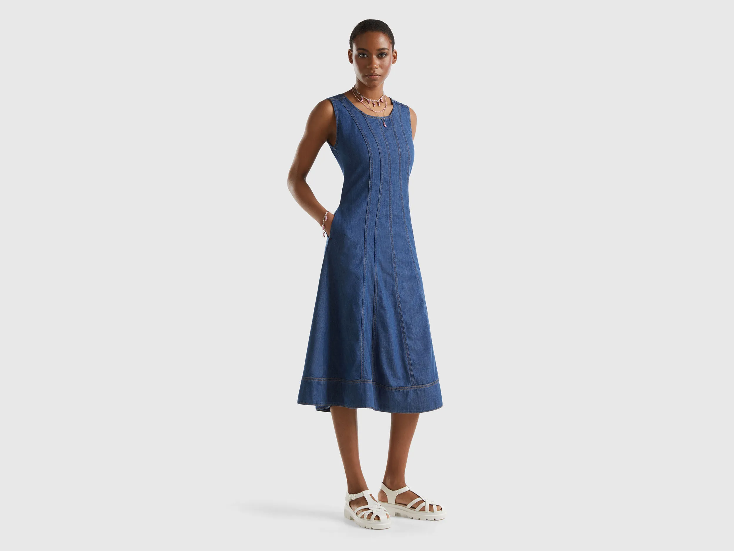 Vestido entallado de cambray