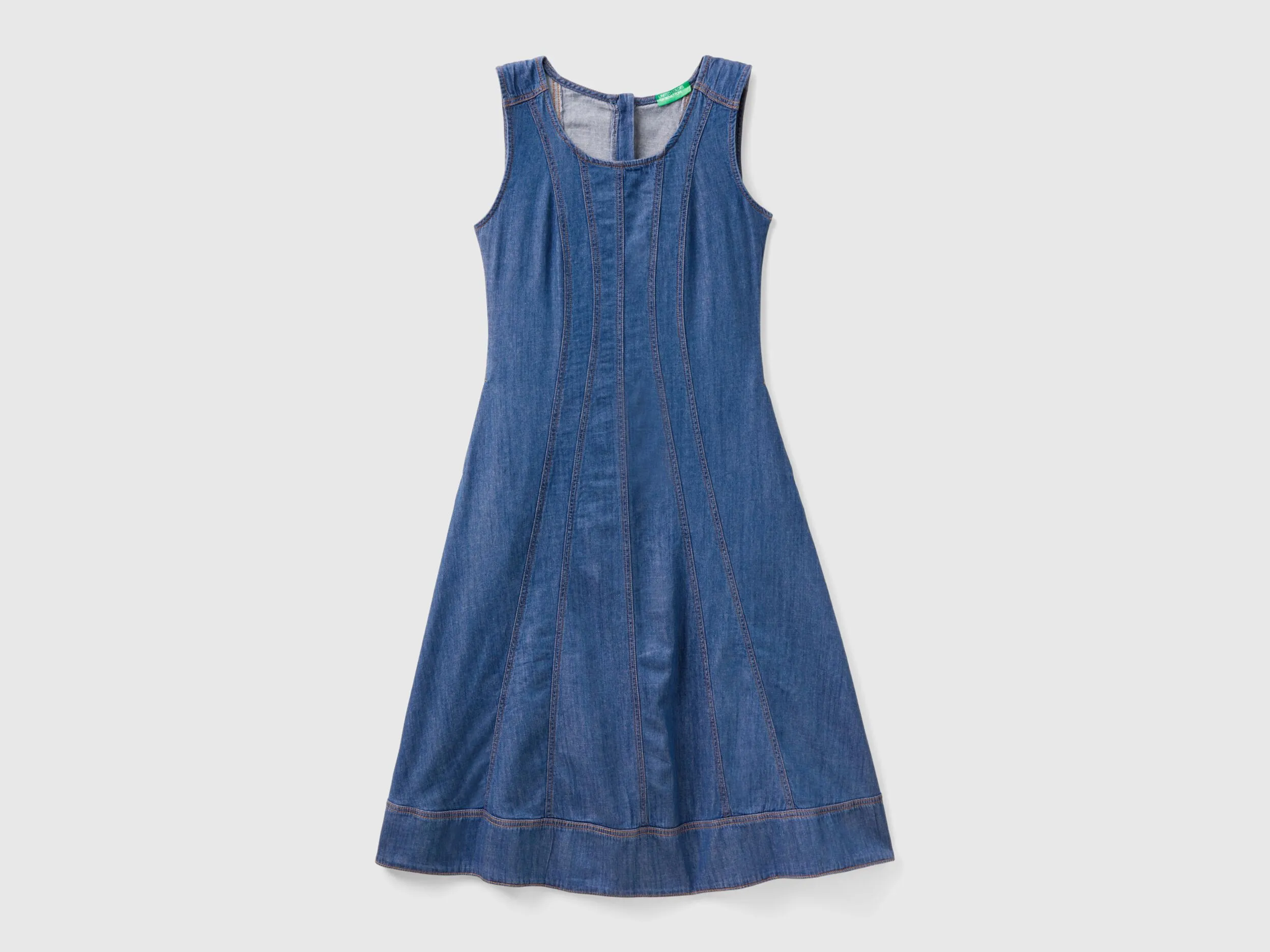 Vestido entallado de cambray